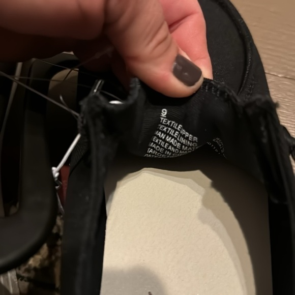 Mad Love sneakers slip on easy‎ comfortable black size 9 NEW multi available - Picture 4 of 4